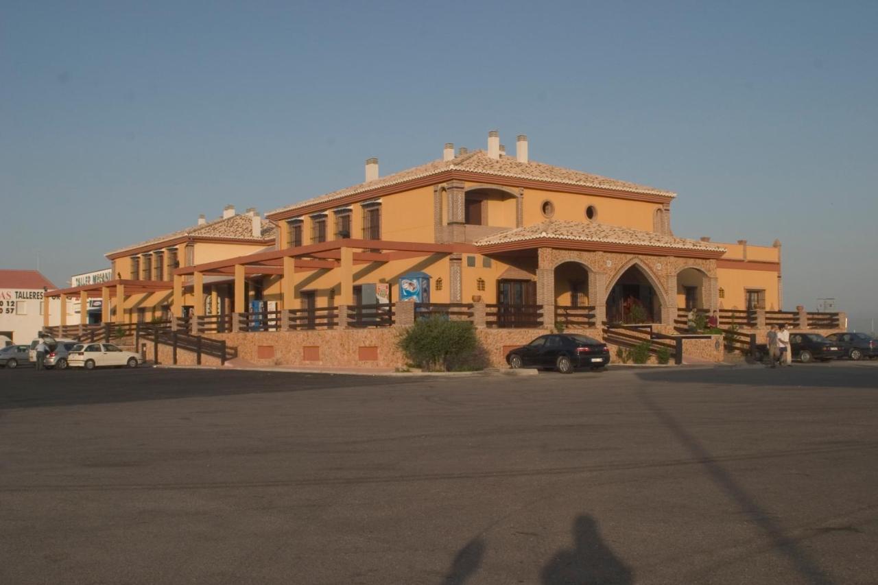 Hotel-Restaurante Cerrillo San Marcos Diezma Exterior photo